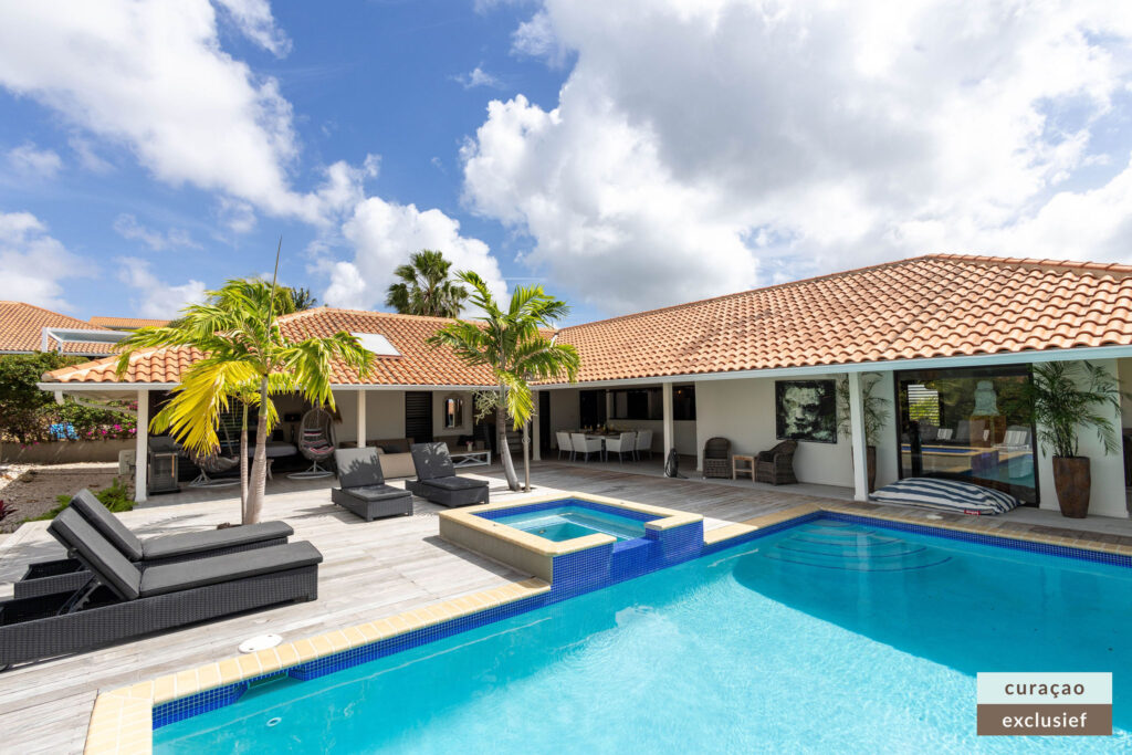 Luxe villa op Curacao huren met zwembad